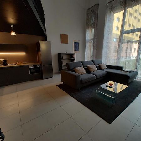 Milan Space Loft - Apartment Close To M5 Subway - Free Parking - Sky & Netflix Tv 외부 사진