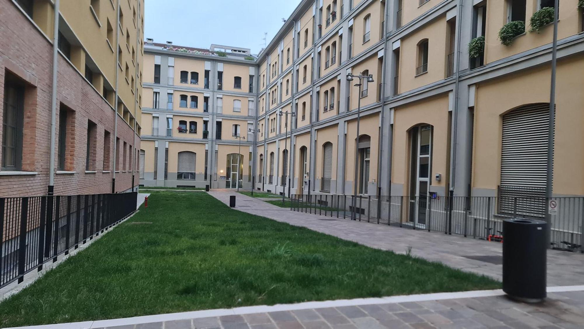 Milan Space Loft - Apartment Close To M5 Subway - Free Parking - Sky & Netflix Tv 외부 사진